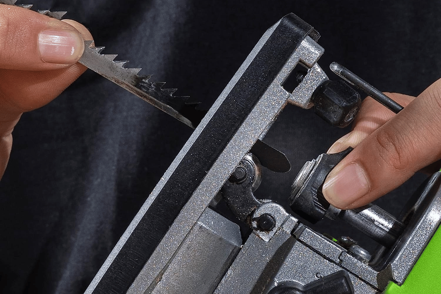 A cordless jigsaw with tool-less blade change