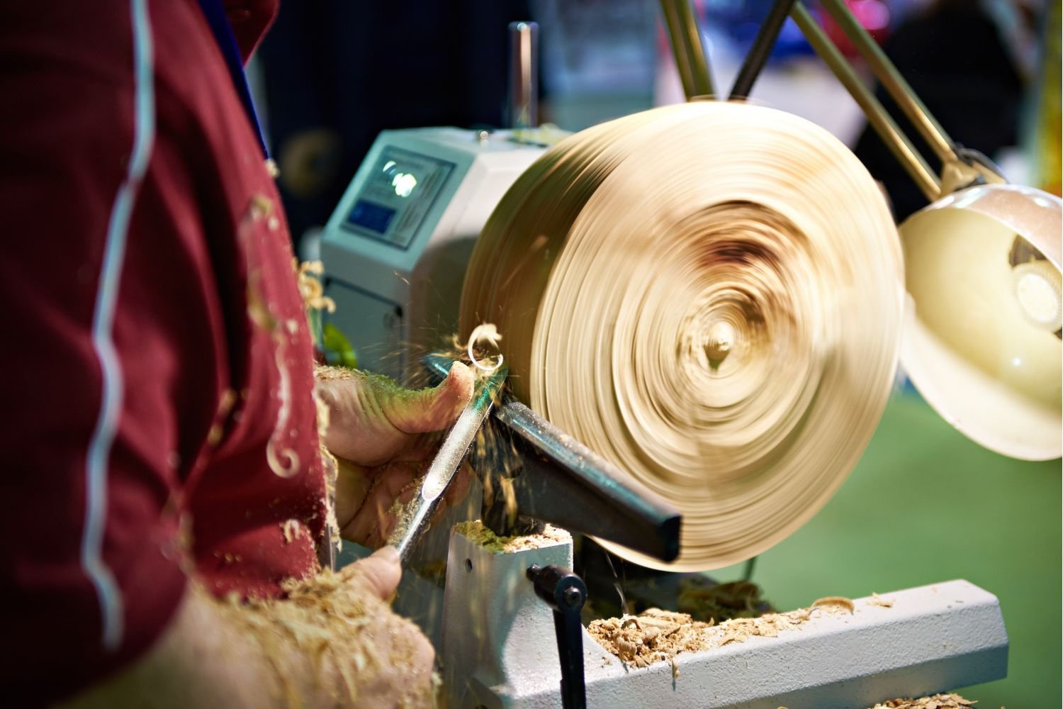 When using the lathe, keep the tool on the tool rest to prevent poor results.